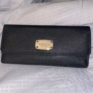 New Michael Kors Wallet